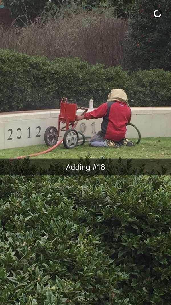 CZKnxN-WIAE9_Yd.jpg:large