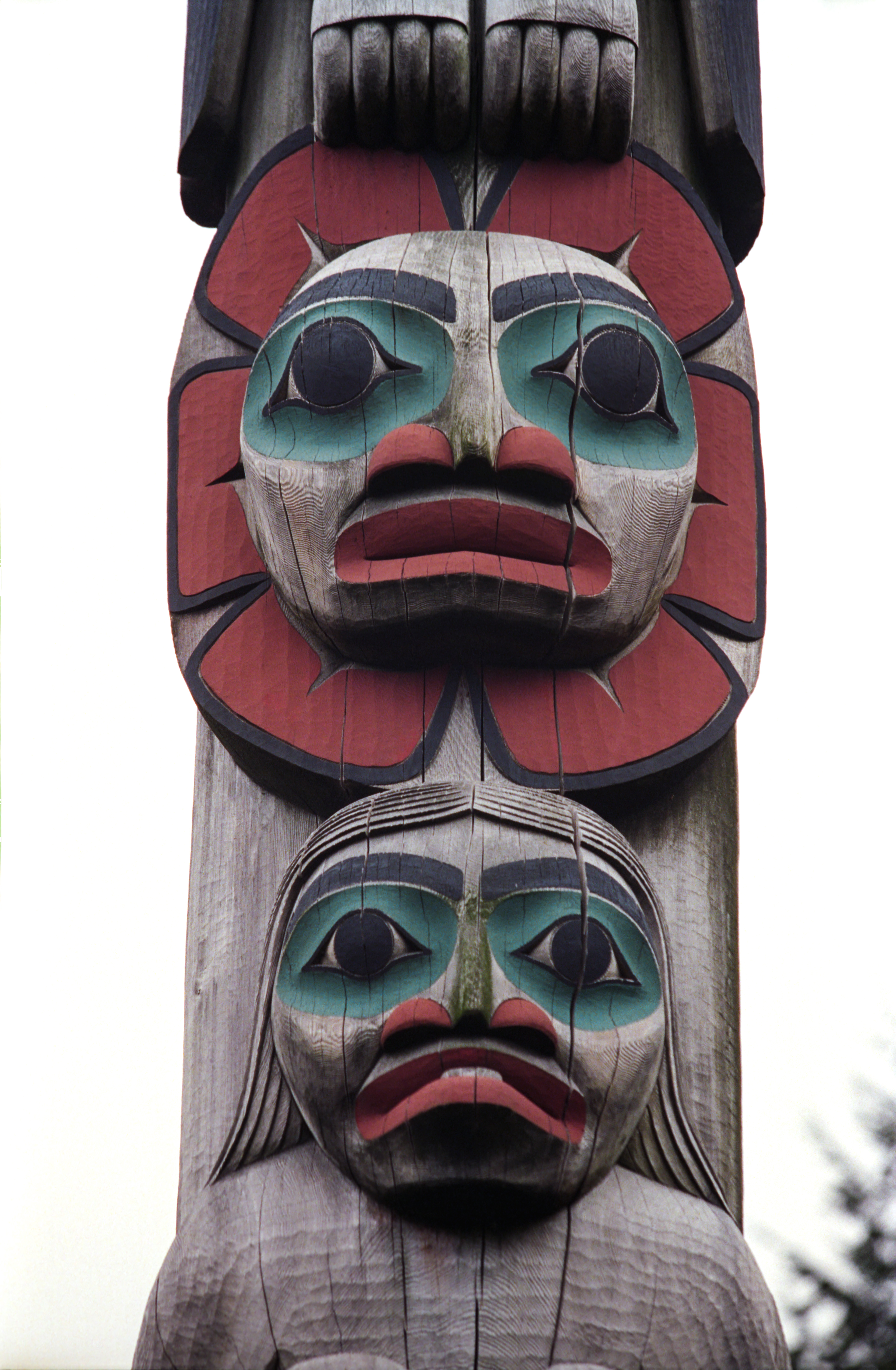 Totem_pole_(js)_2.jpg