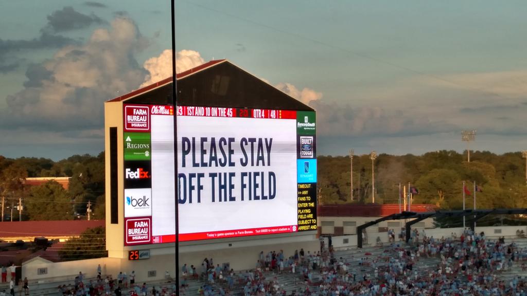 Csl9ttTUEAAZGVb.jpg:large