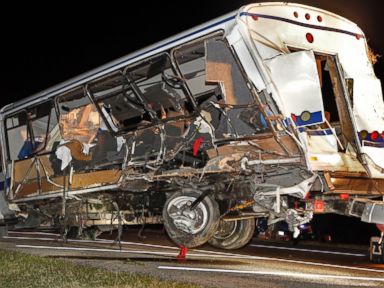 AP_softball_bus_crash_Oklahoma_bc_140927_4x3t_384.jpg