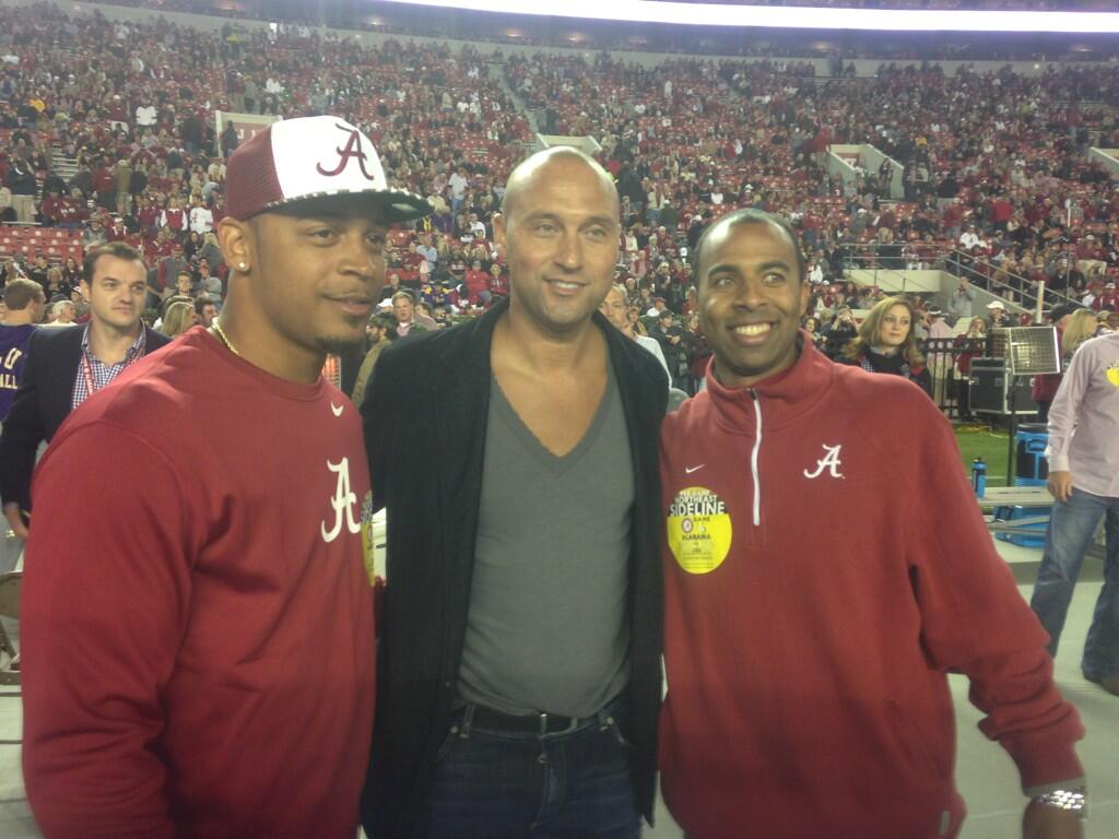 BYq5edQCcAAtNan.jpg:large