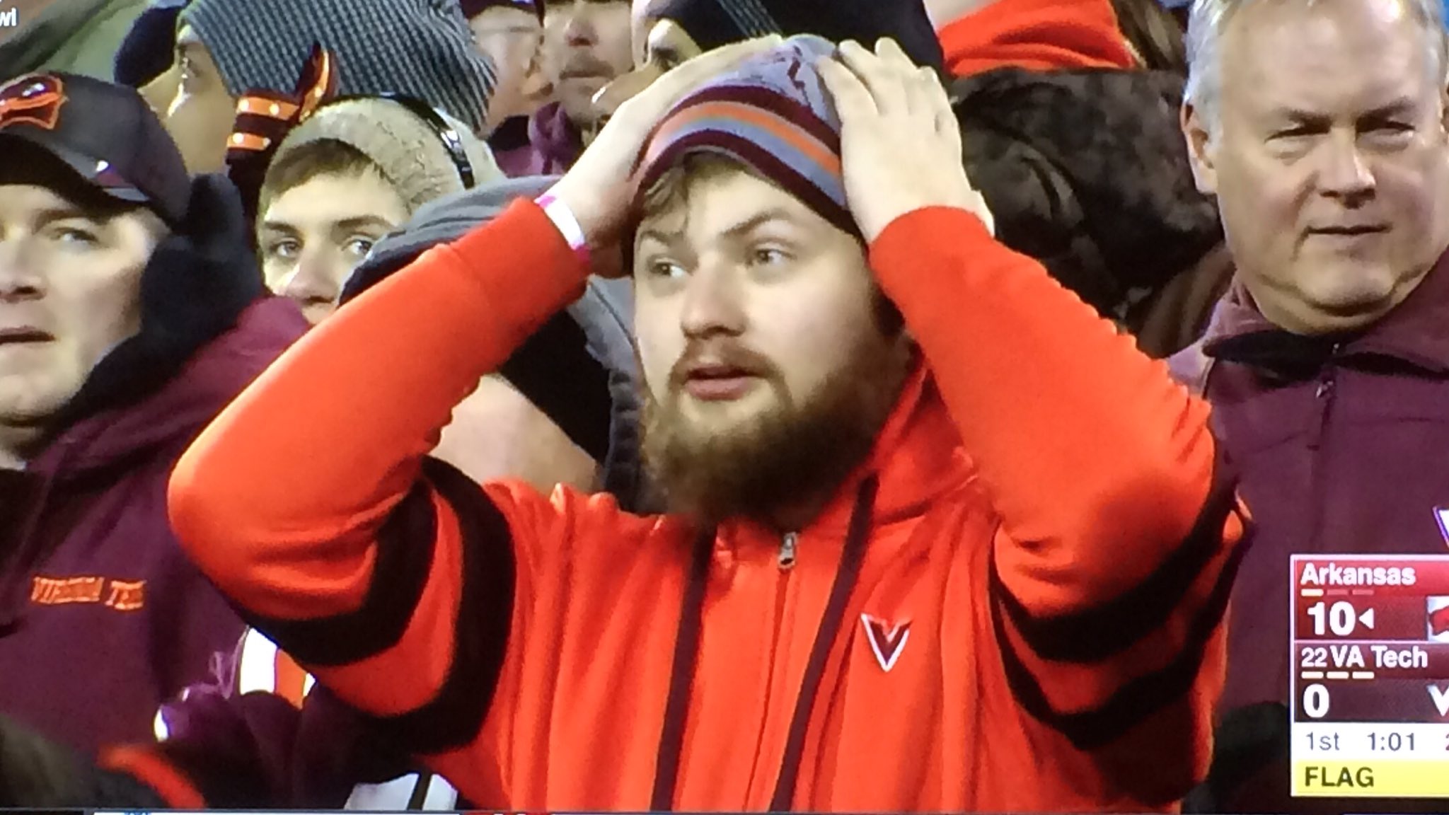 C04VZ3WUUAIyshf.jpg:large