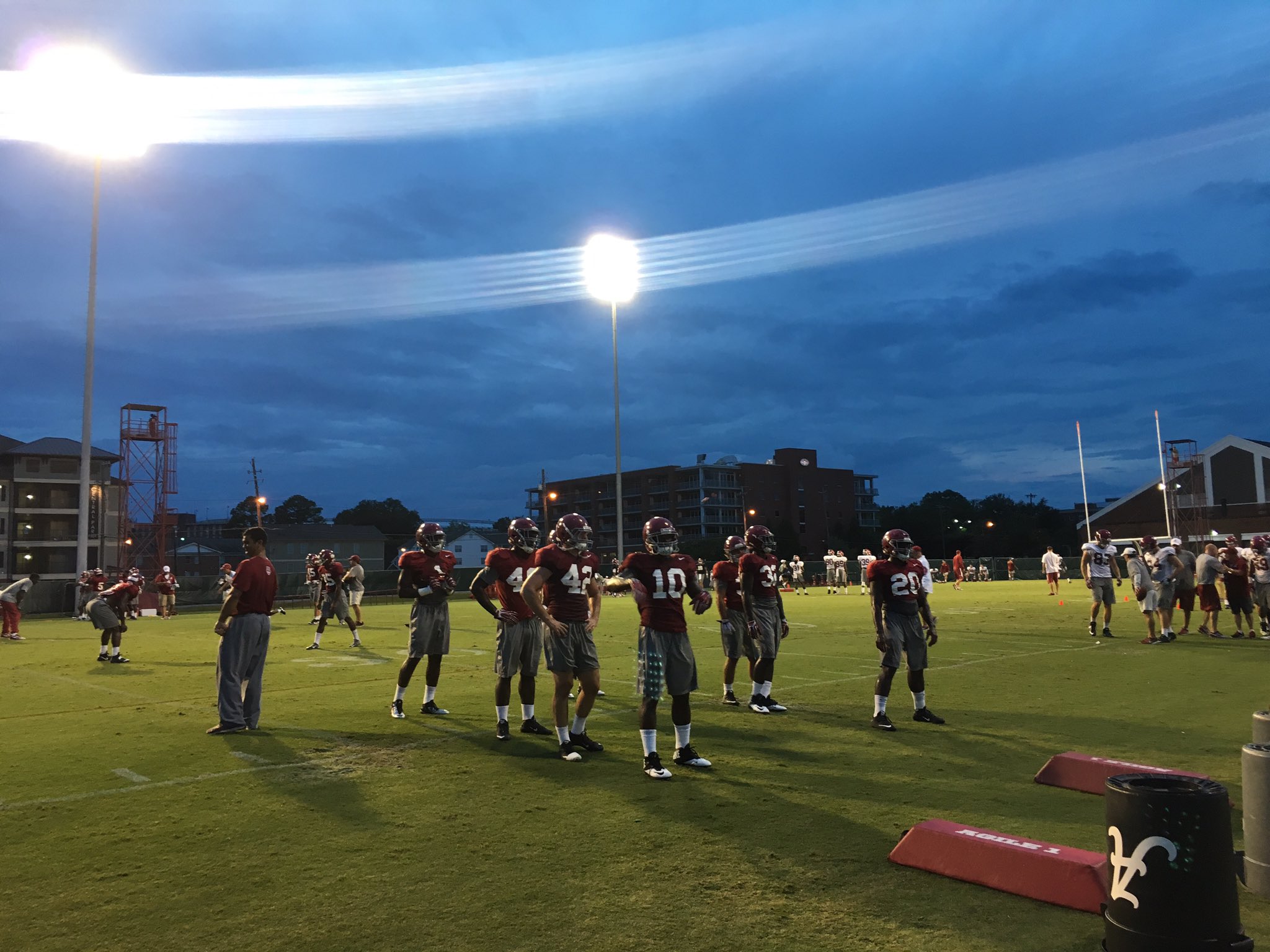 CpdbT2IXEAYA012.jpg:large