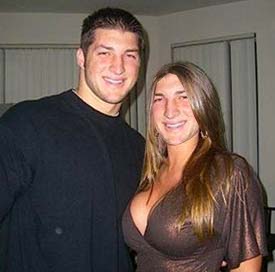 tebow-girlfriend-1.jpg