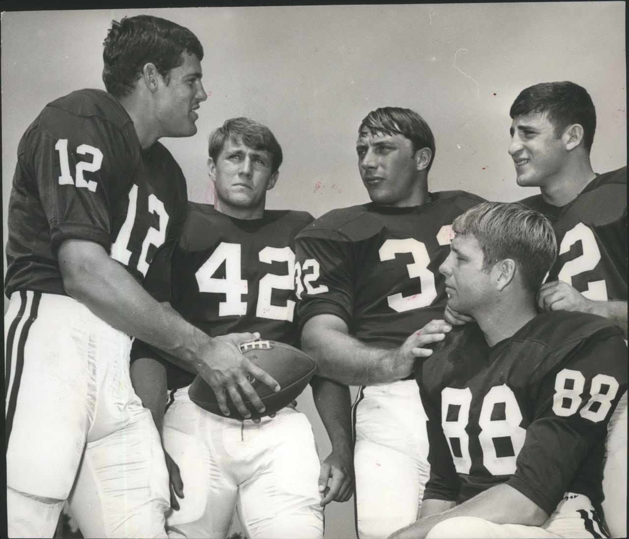 1969 Press Photo Quarterback Scott Hunter Talks To Alabama Football Teammates